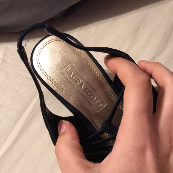 Strappy heels - Picture 2 of 4